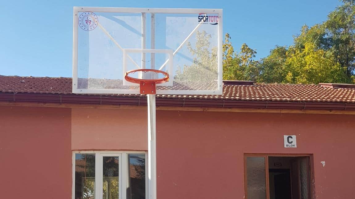 Okul Bahçemize Basketbol Potaları Yerleştirdik
